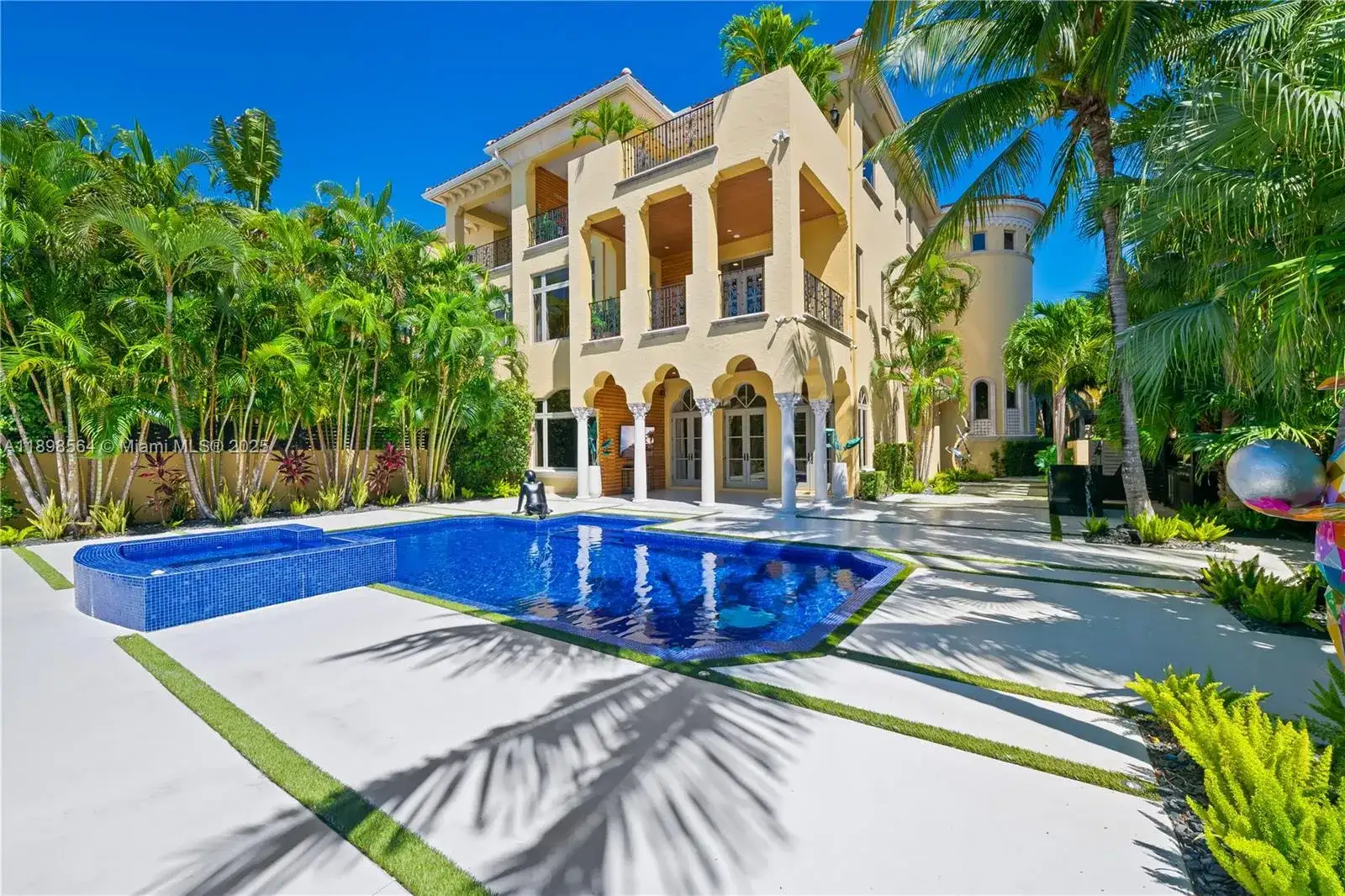 1530 Island Blvd, Aventura FL 33160 photo 4
