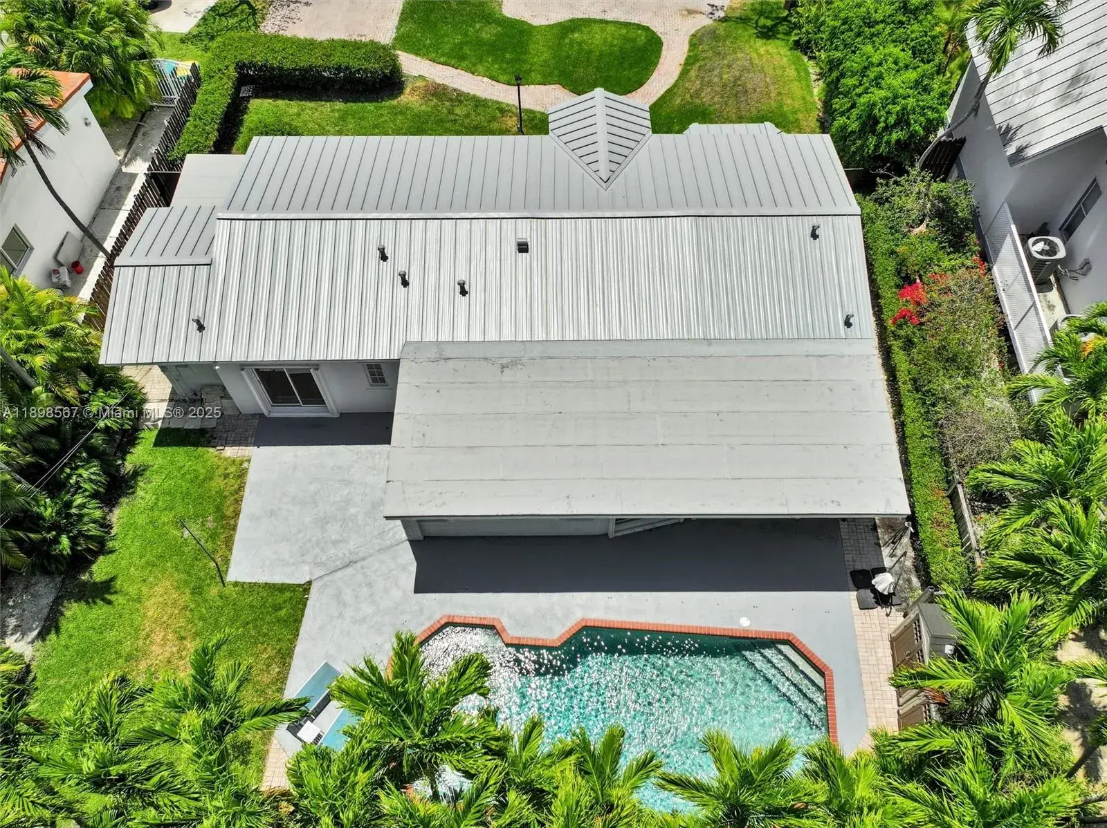 255 Ridgewood Rd, Key Biscayne FL 33149