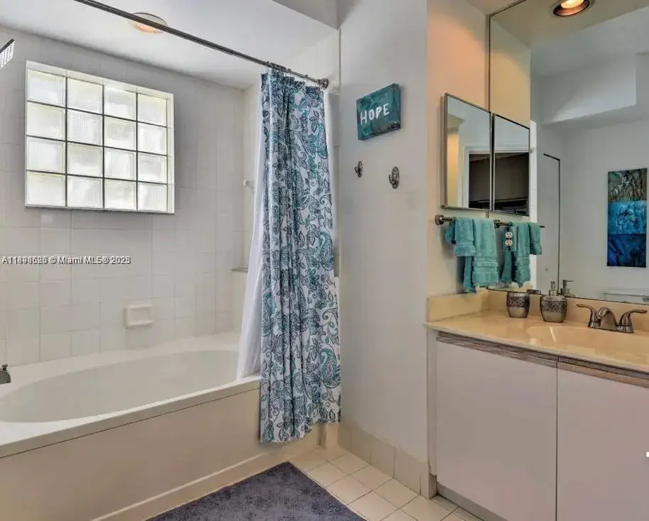 3135 NE 184th St # 2103, Aventura FL 33160
