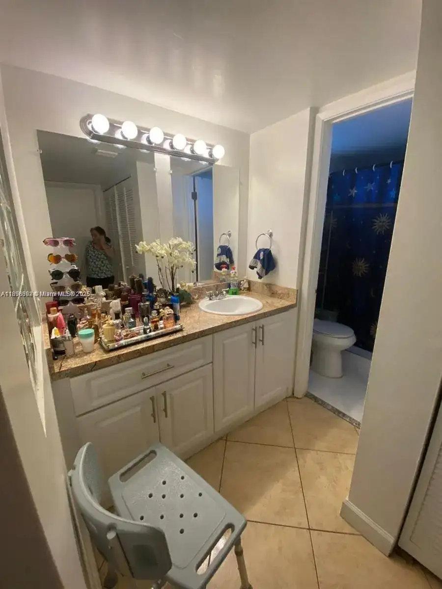 310 E Fontainebleau Blvd # 506, Miami FL 33172 photo 4