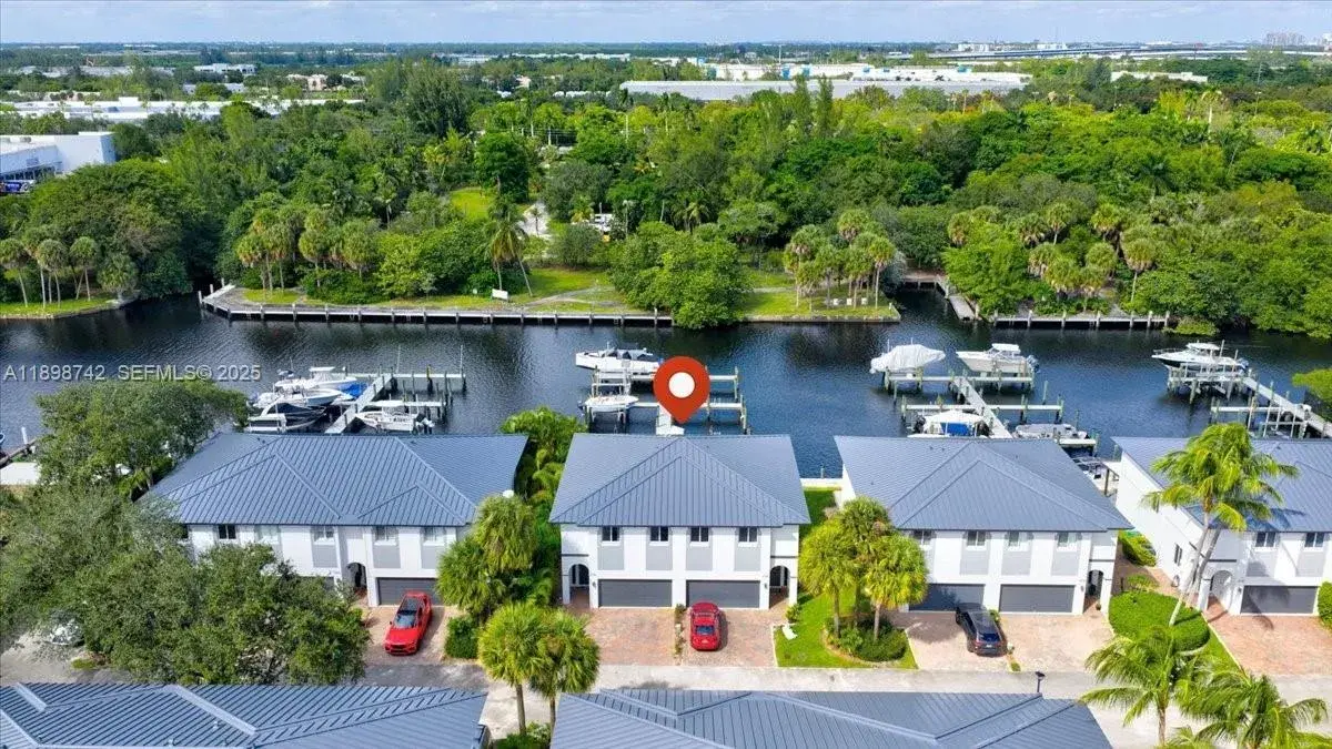2726 Treasure Cove Cir, Dania Beach FL 33312