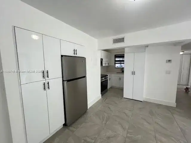 210 Fontainebleau Blvd # 411, Miami FL 33172 photo 2