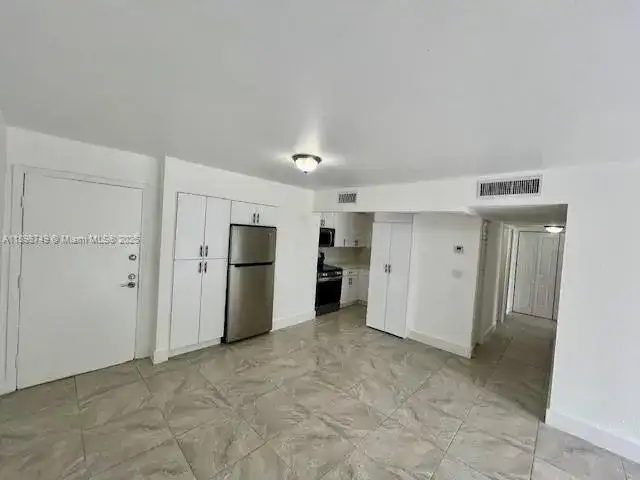 210 Fontainebleau Blvd # 411, Miami FL 33172 photo 3