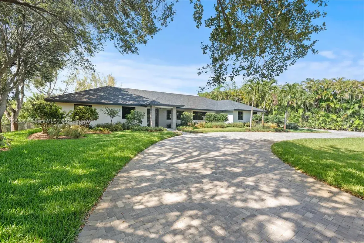 15901 SW 54th Pl, Southwest Ranches FL 33331