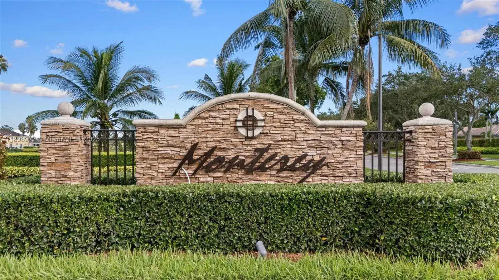 985 NE 34th Ave # 202, Homestead FL 33033 photo 2