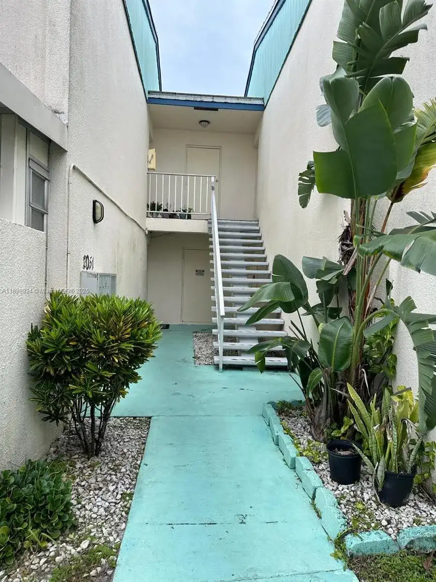 2051 NW 46th Ave # F102, Lauderhill FL 33313 photo 4