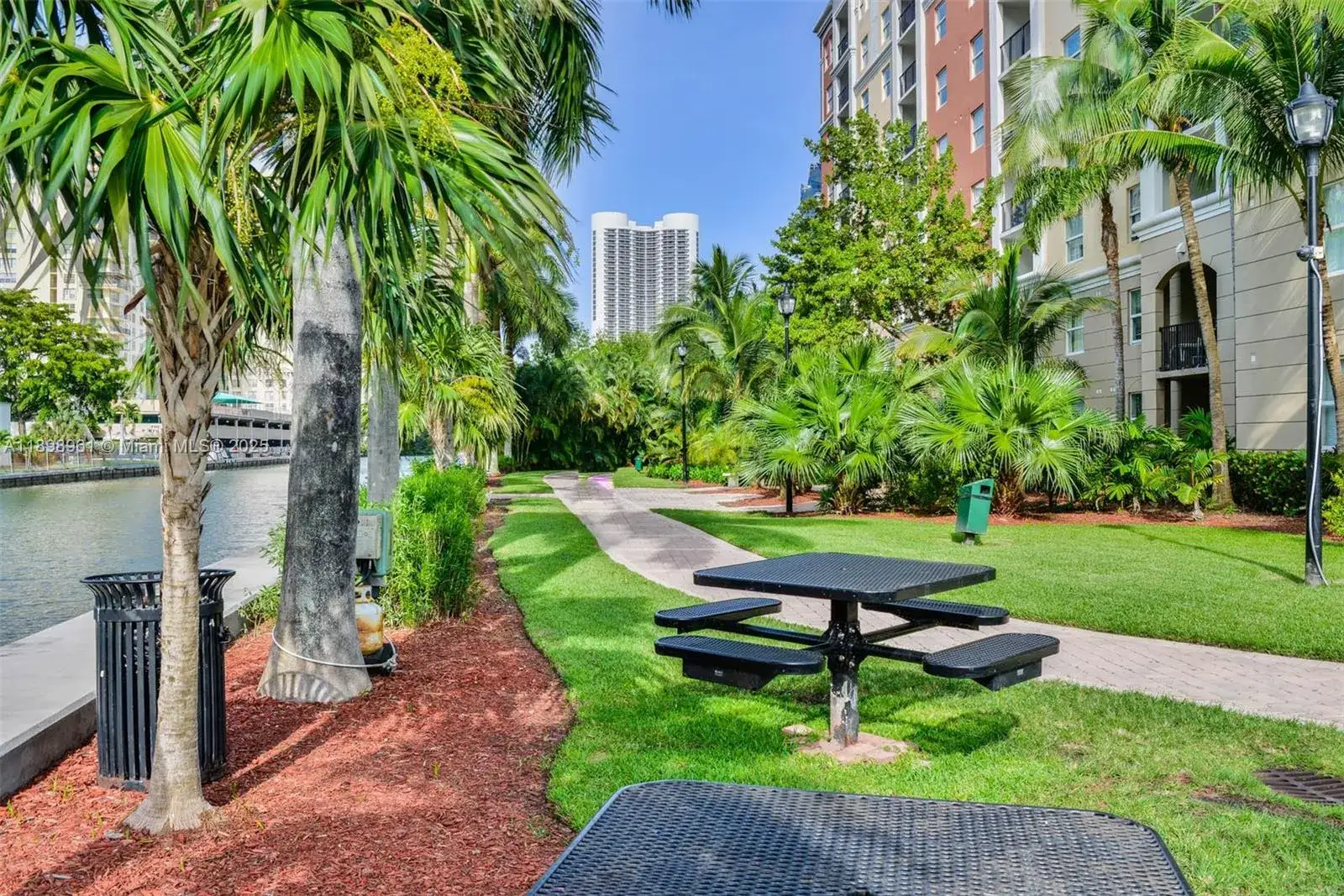 17100 N Bay Rd # 1614, Sunny Isles Beach FL 33160