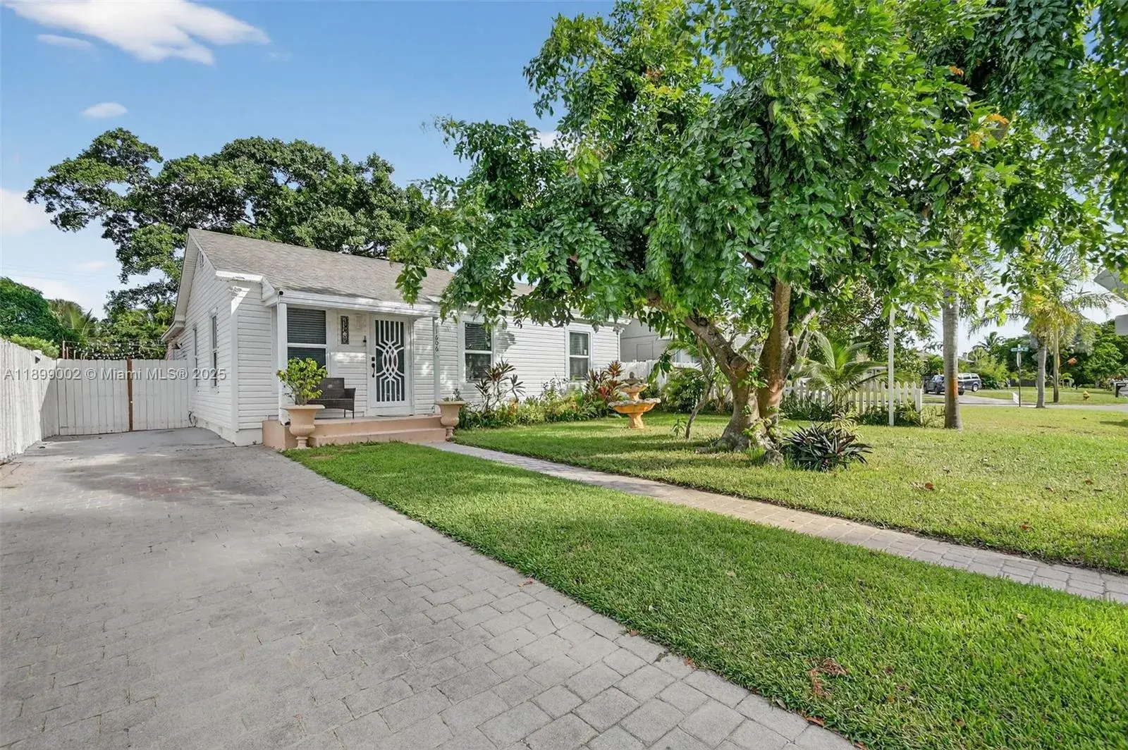 1606 N D St, Lake Worth FL 33460