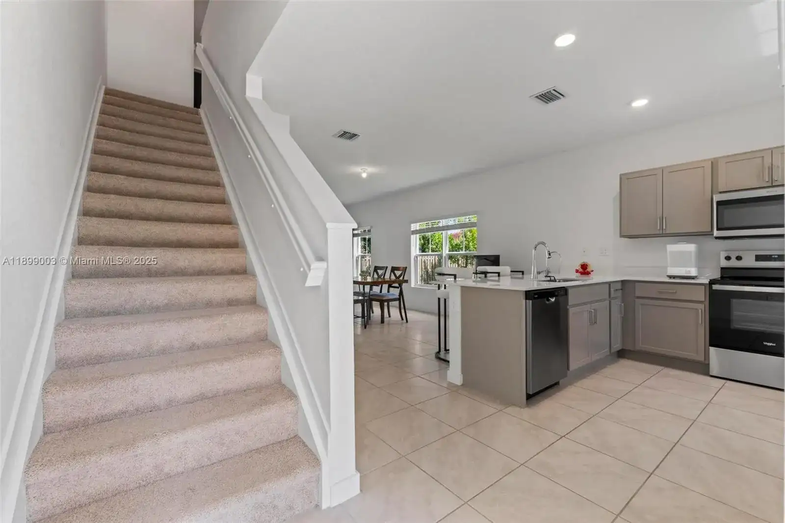 377 NE 1st Dr, Florida City FL 33034 photo 4