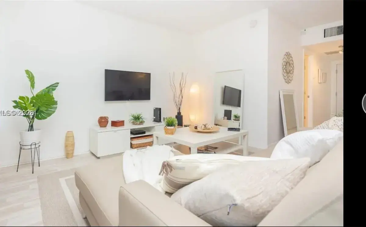 2301 Collins Ave # 736, Miami Beach FL 33139