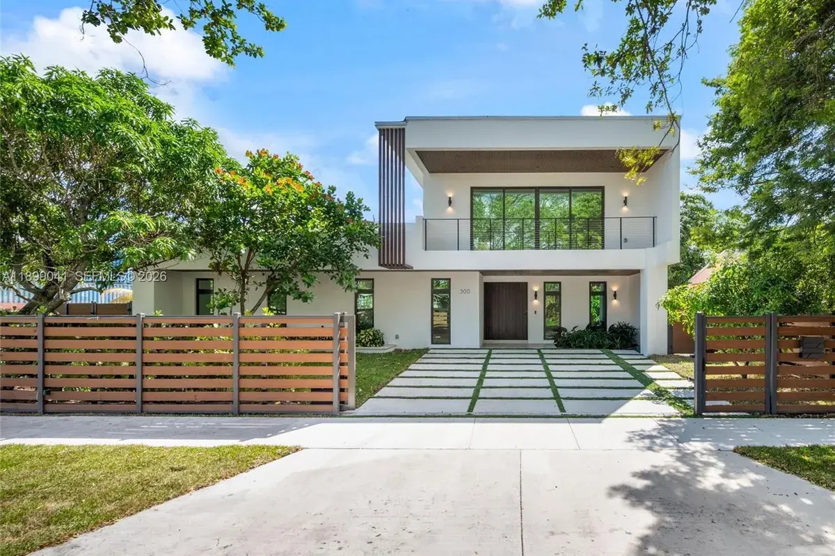 300 NE 48th St, Miami FL 33137