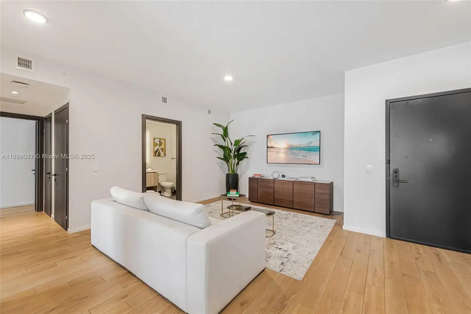 398 NE 5th St # 3017, Miami FL 33132 photo 4