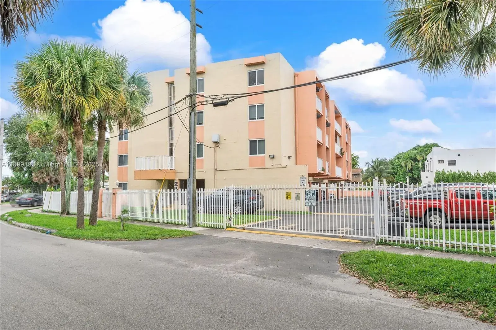 2400 NW 16th St Rd, Miami FL 33125