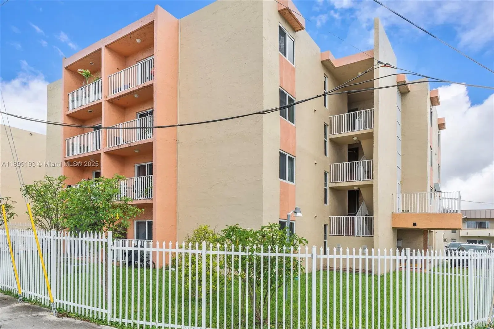 2400 NW 16th St Rd, Miami FL 33125
