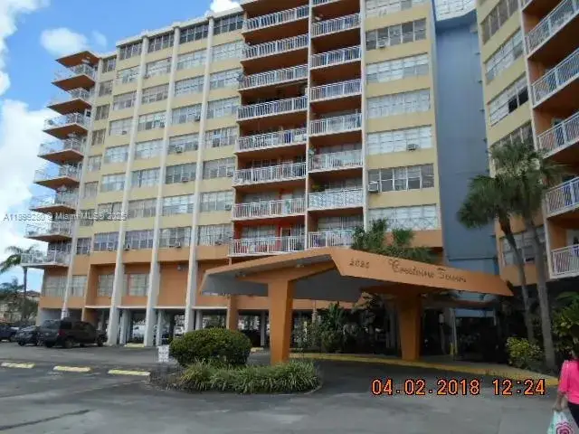 2025 NE 164th St # 316, North Miami Beach FL 33162