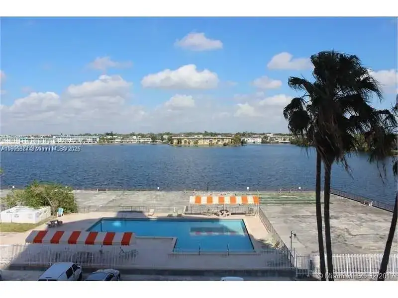 1351 NE Miami Gardens Dr # 1404E, Miami FL 33179 photo 2