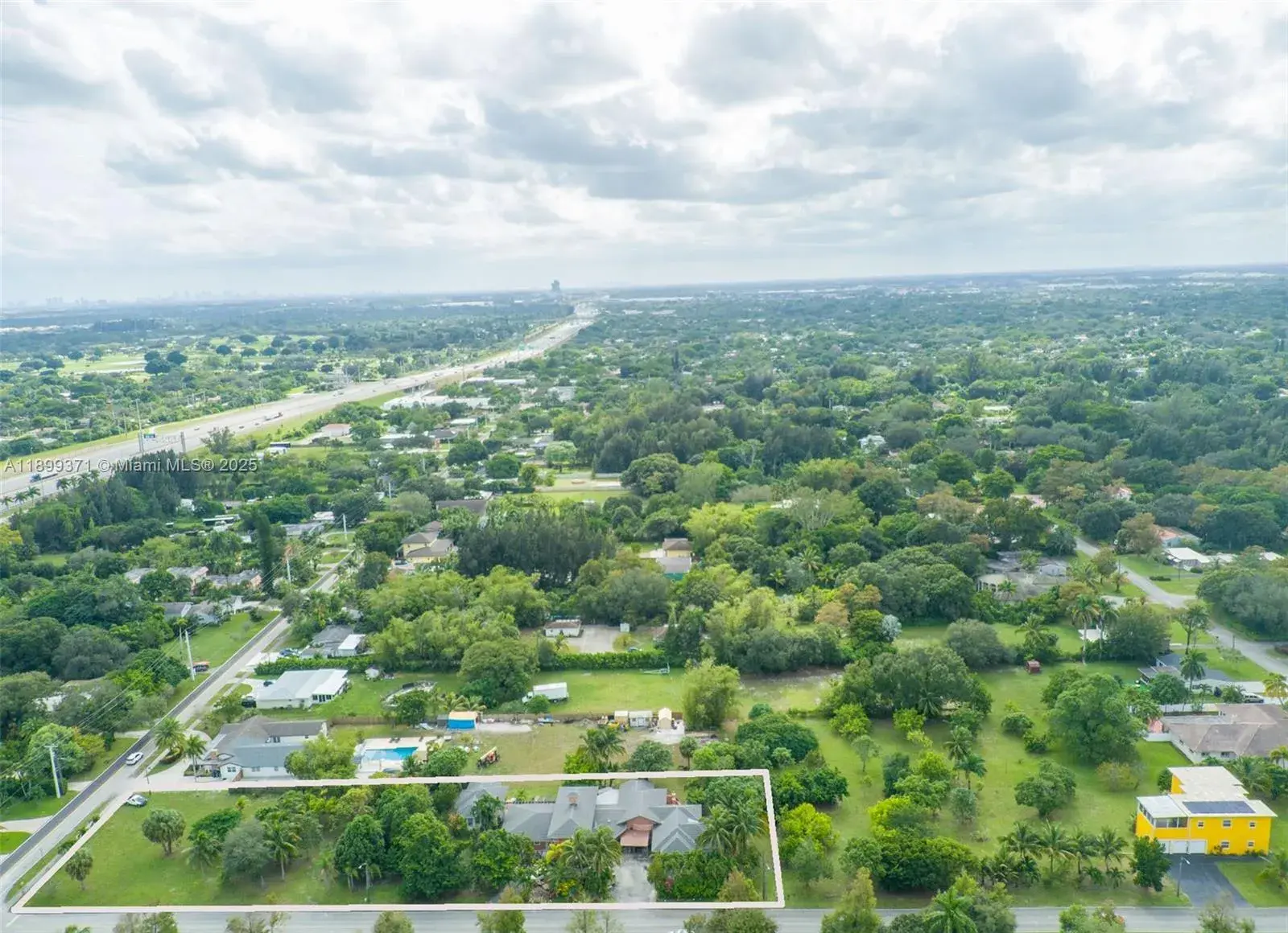 5400 Palm Tree Rd, Plantation FL 33317