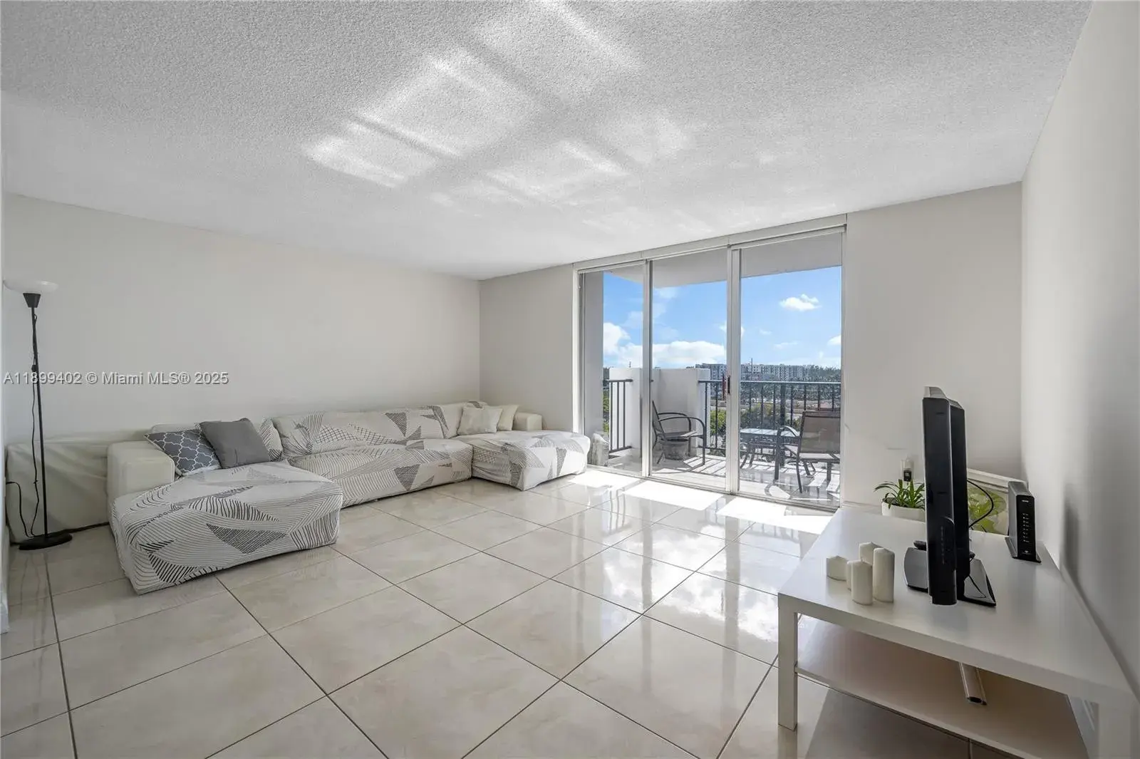 2750 NE 183rd St # 804, Aventura FL 33160