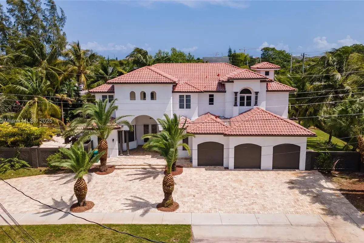 112 NW 14th Way, Dania Beach FL 33004