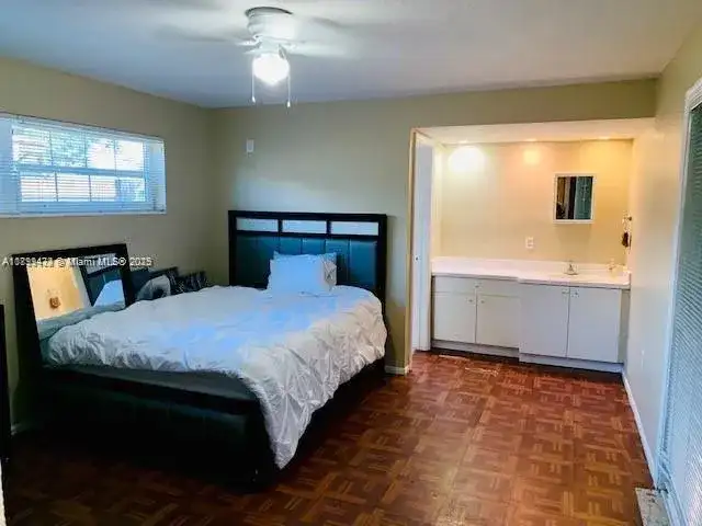 6720 NW 28th St, Sunrise FL 33313 photo 3