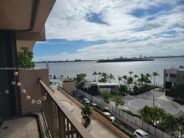 1800 NE 114th St # 607, Miami FL 33181 photo 3
