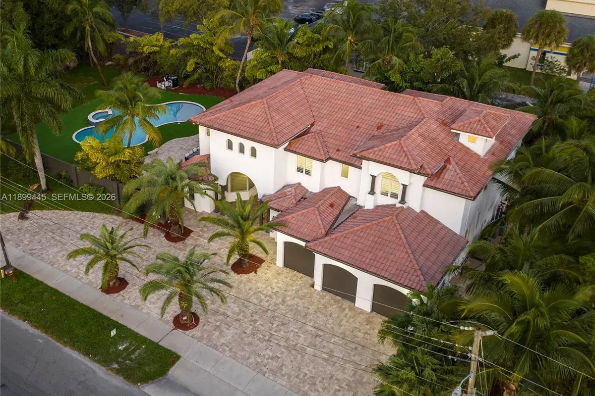 112 NW 14th Way, Dania Beach FL 33004
