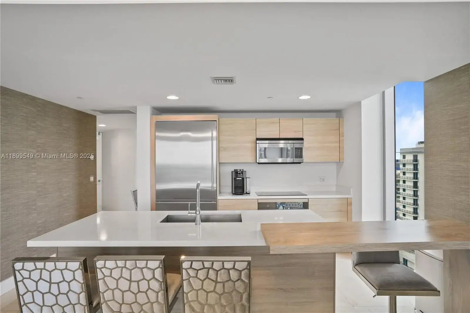 16385 Biscayne Blvd, North Miami Beach FL 33160 photo 5