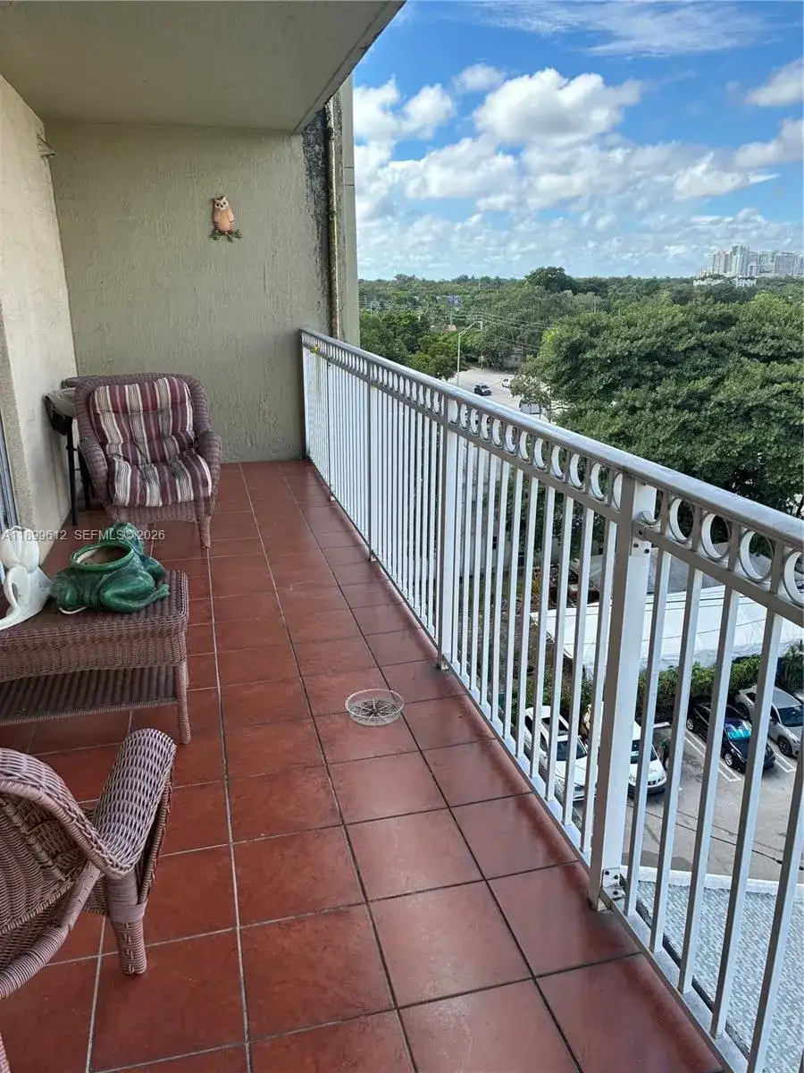 1650 Coral Way # 808, Miami FL 33145 photo 4