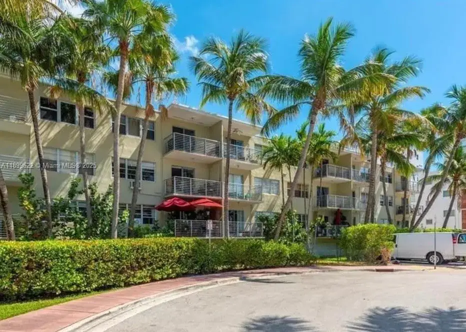 1 bath Residential for sale at 1441 Lincoln Rd # 317, Miami Beach FL 33139