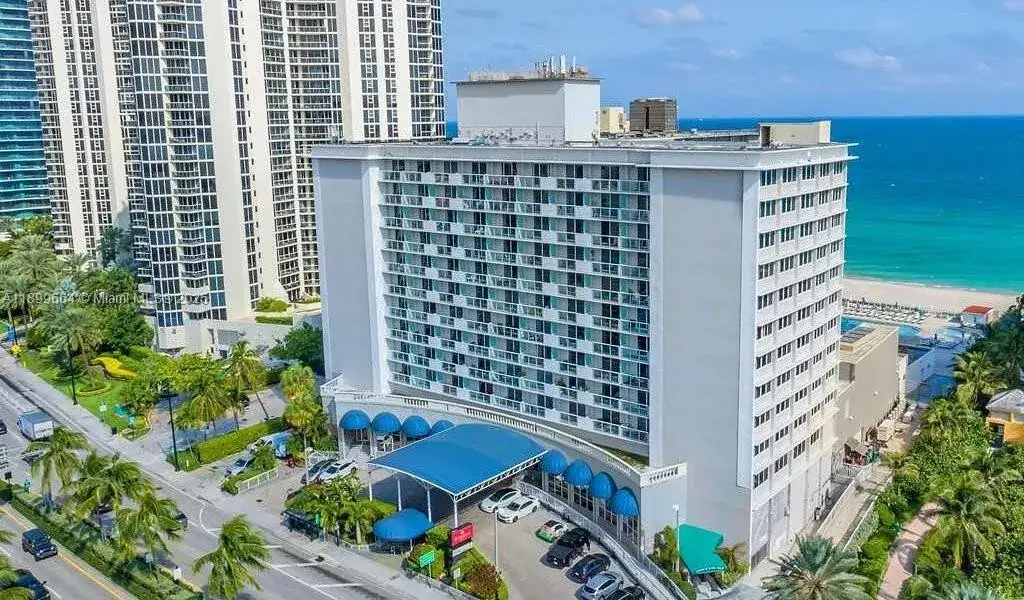 19201 Collins Ave # 831, Sunny Isles Beach FL 33160 photo 2