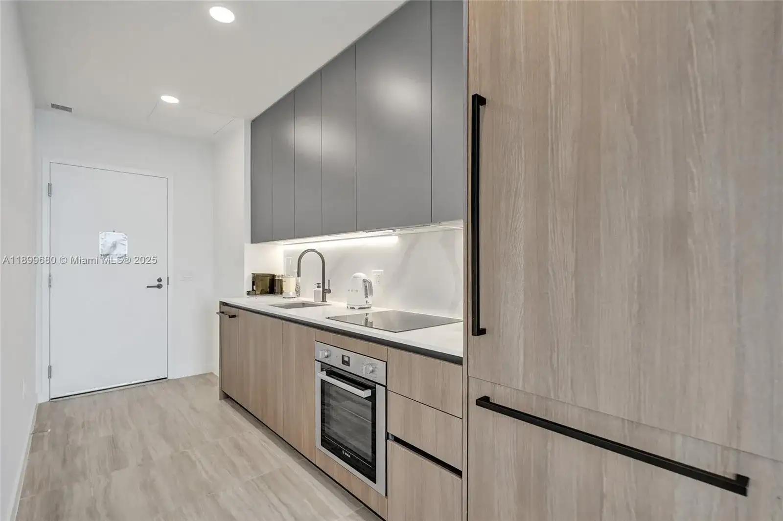 580 72nd street # 1808, Miami Beach FL 33141 photo 3