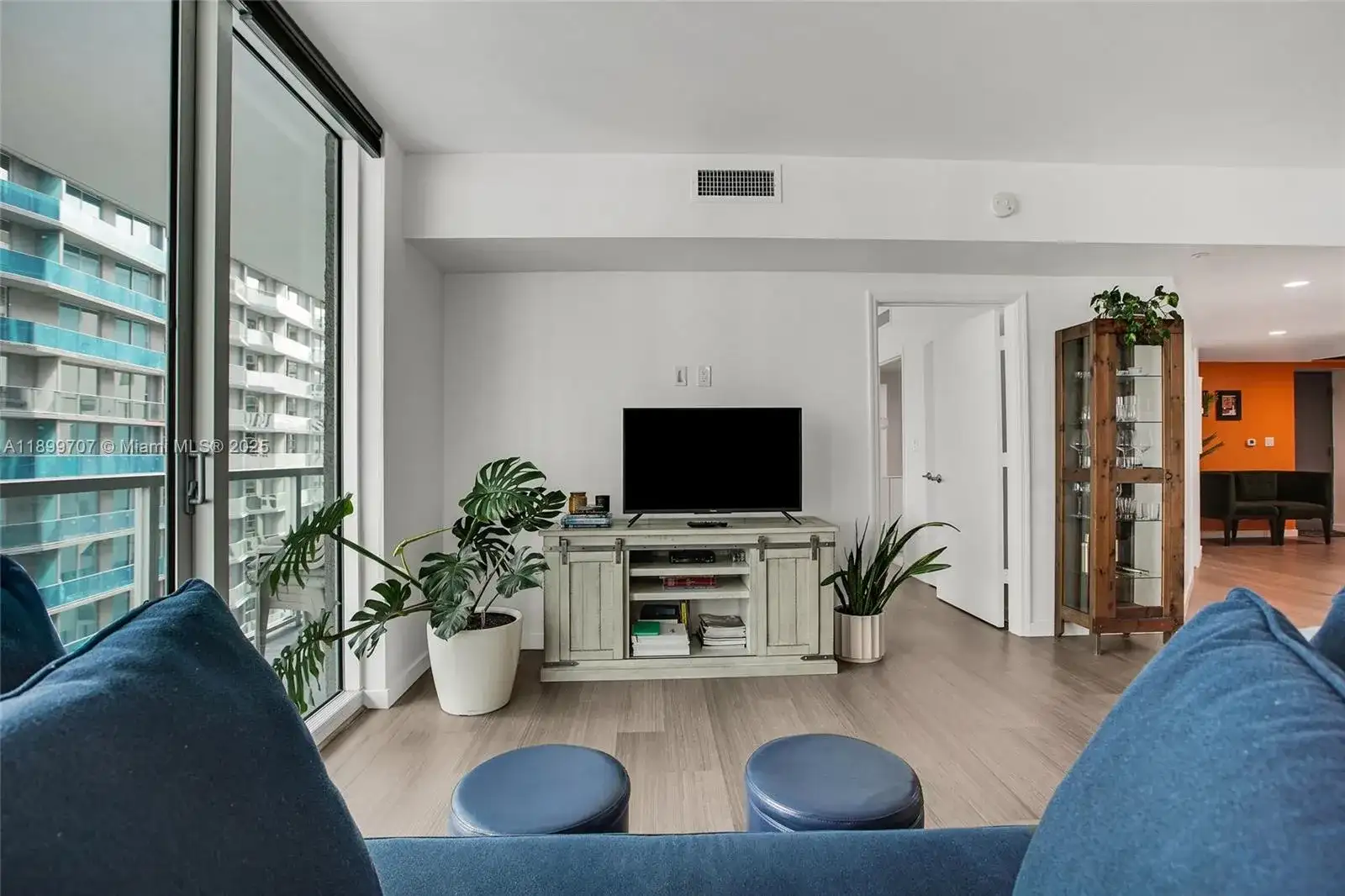 55 SE 6th St # 3701, Miami FL 33131 photo 2
