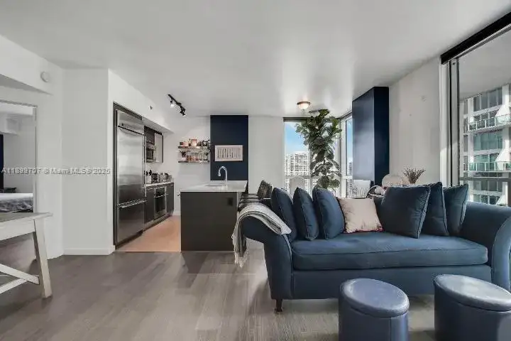 55 SE 6th St # 3701, Miami FL 33131 photo 3