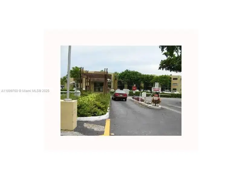 8005 SW 107 AV # 118, Miami FL 33173 photo 5