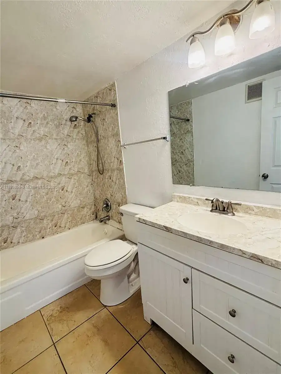 2777 L B MCLEOD RD # C, Orlando FL 32805 photo 5