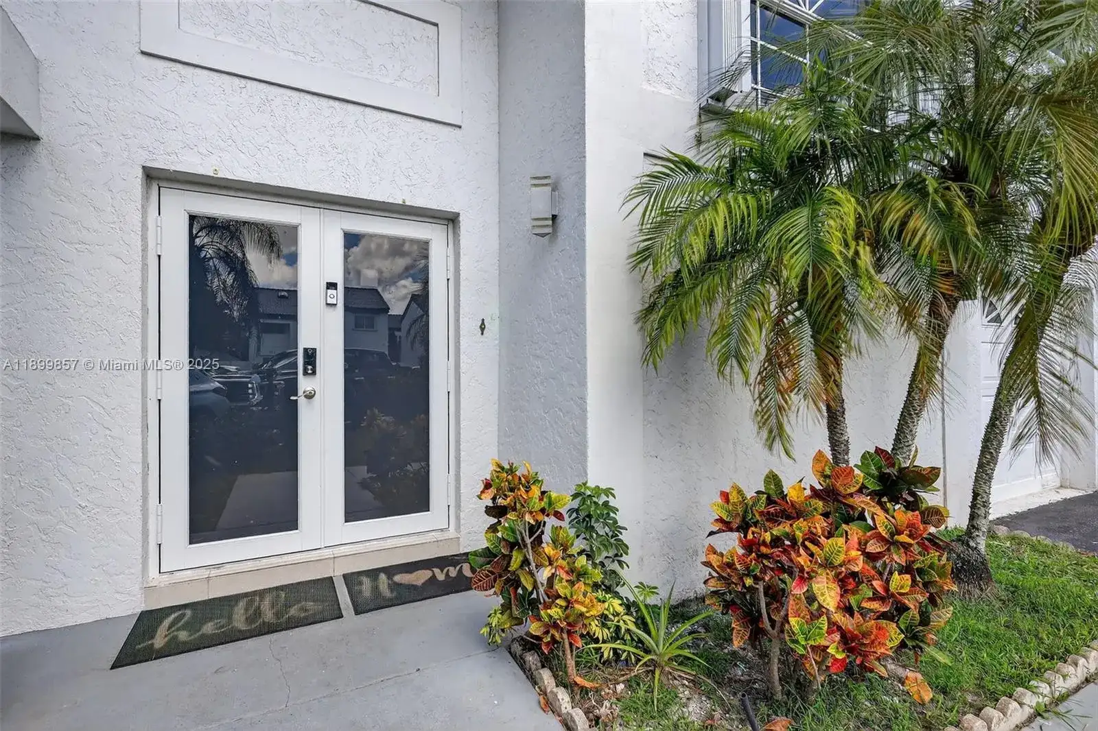 221 NE 212th St, Miami FL 33179 photo 2