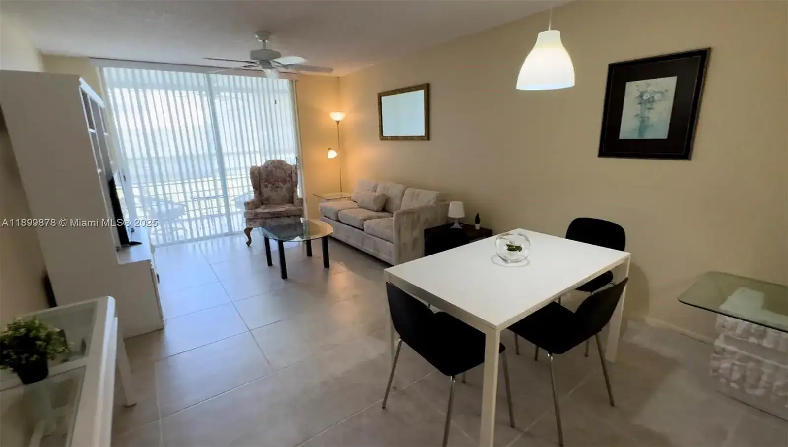 8280 Sunrise Lakes Blvd # 205, Sunrise FL 33322 photo 2
