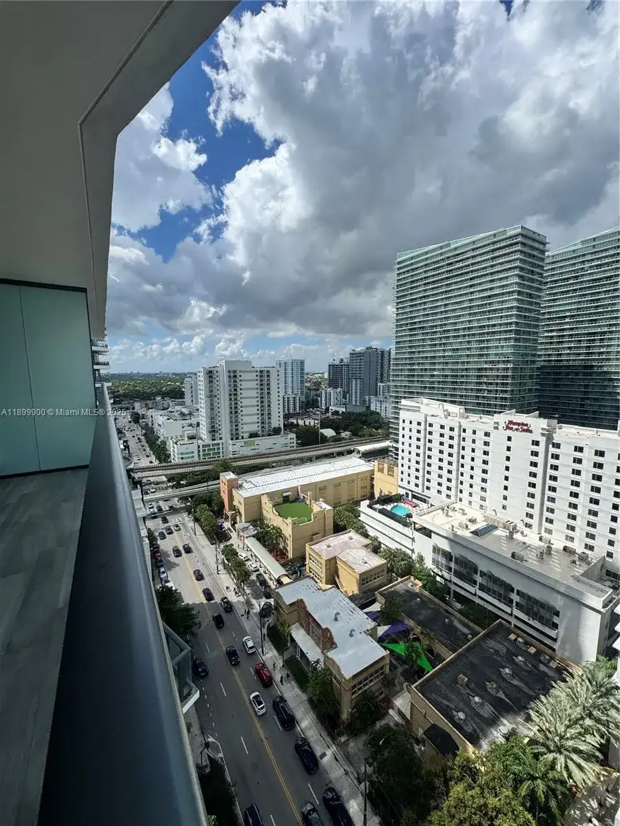 1300 S Miami Ave # 1811, Miami FL 33130 photo 2
