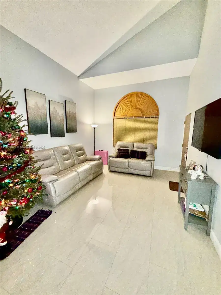 7821 SW 9th Ter, Miami FL 33144 photo 2