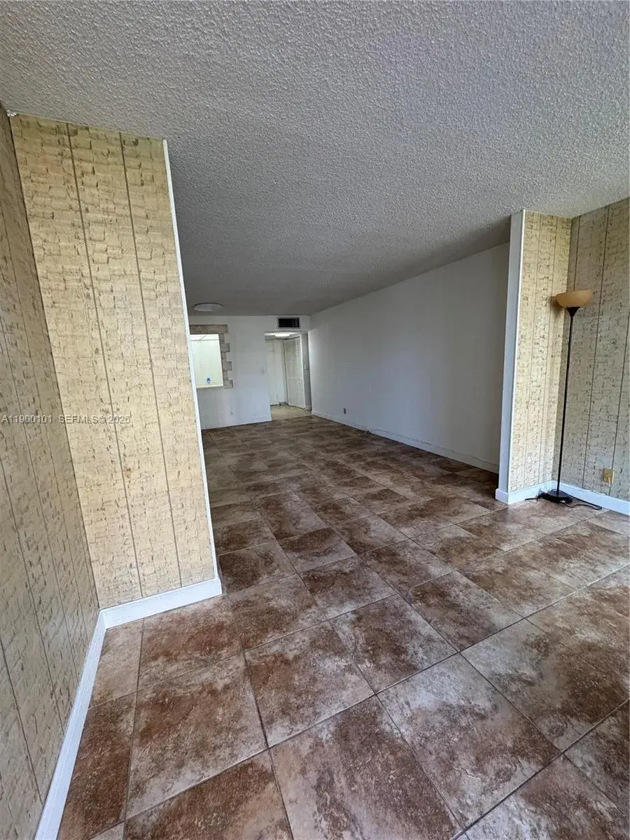 851 Three Islands Blvd # 117, Hallandale Beach FL 33009