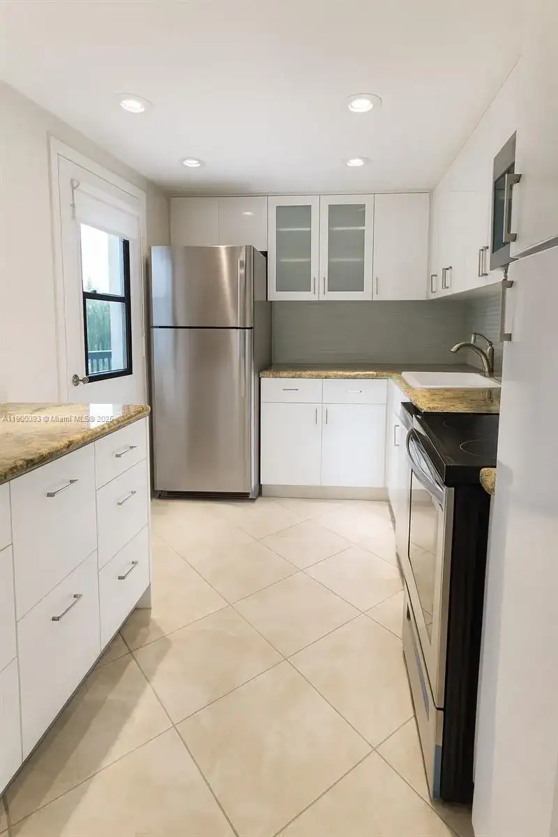 3475 N Country Club Dr # 115, Aventura FL 33180 photo 2