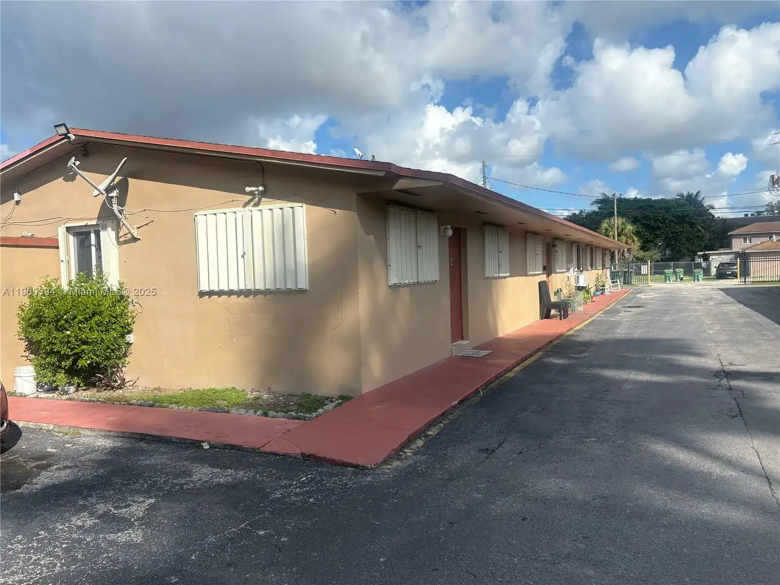 2920 NW 132nd Ter, Opa-Locka FL 33054 photo 2