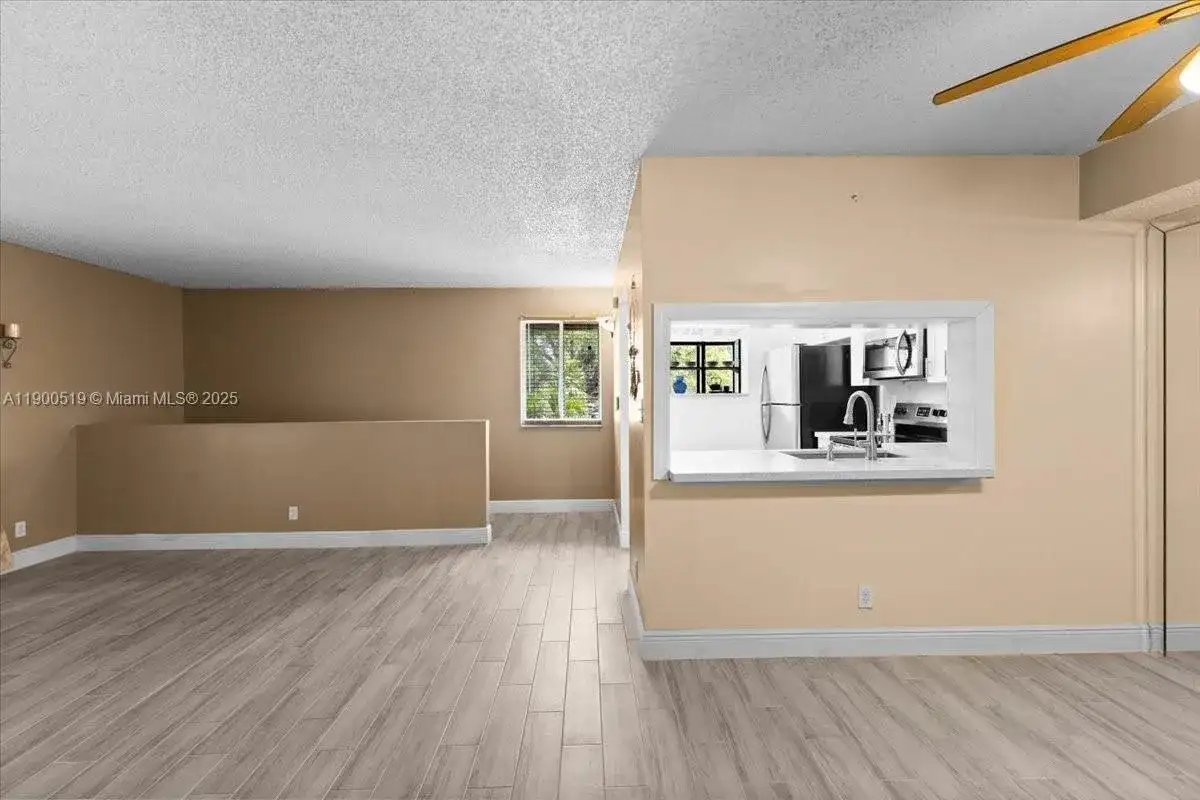 3047 N Oakland Forest Dr # 204, Oakland Park FL 33309 photo 4