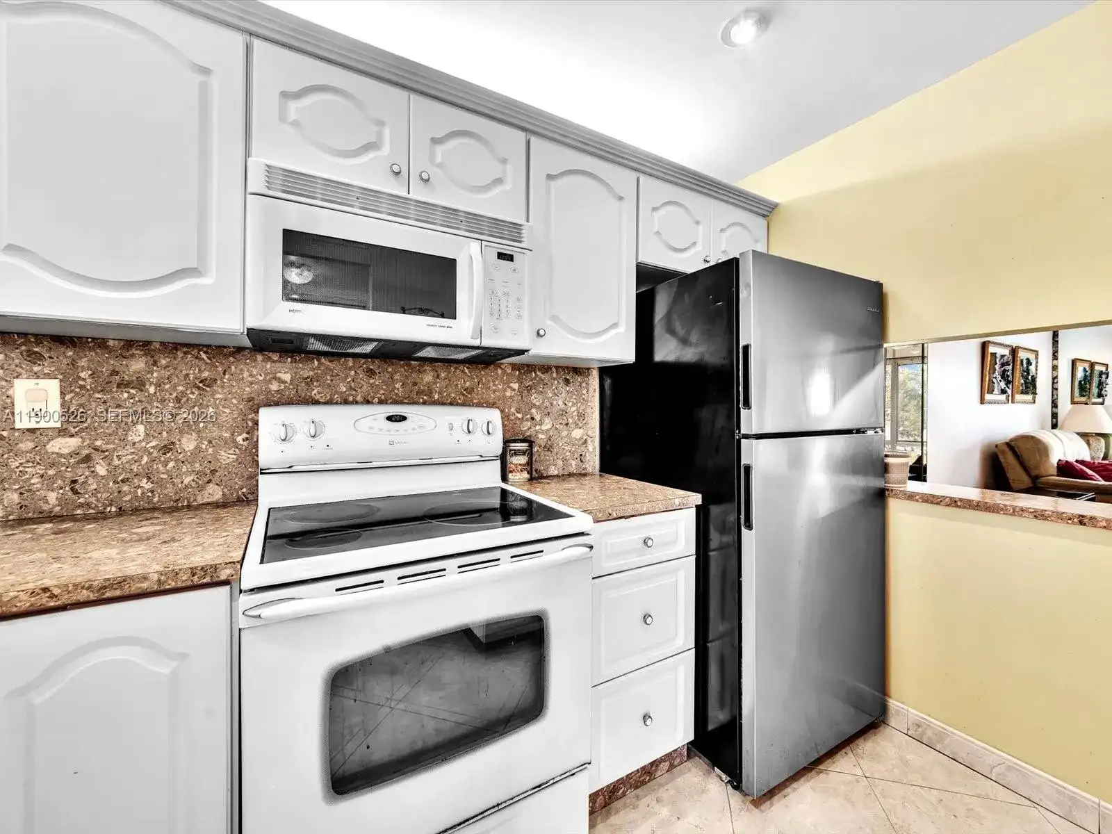 8465 Sunrise Lakes Blvd # 212, Sunrise FL 33322 photo 2