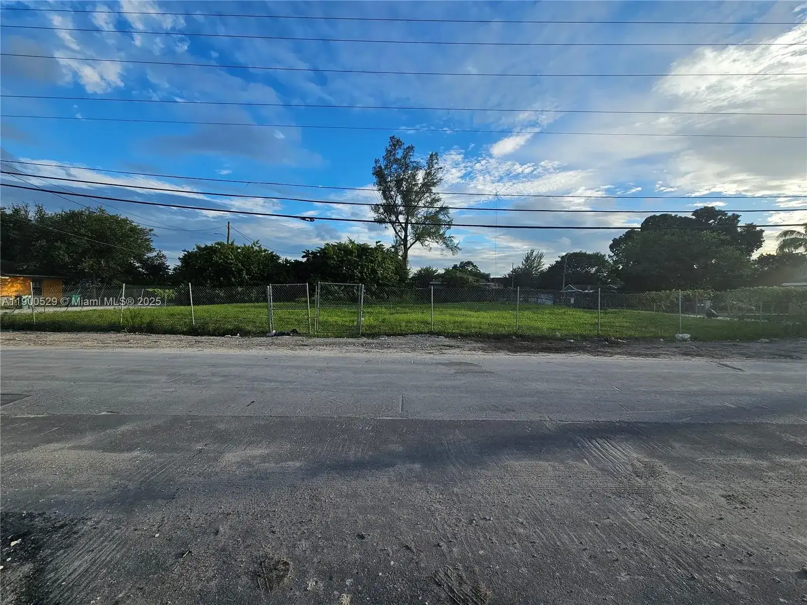 2140 NW 76th St, Miami FL 33147 photo 2