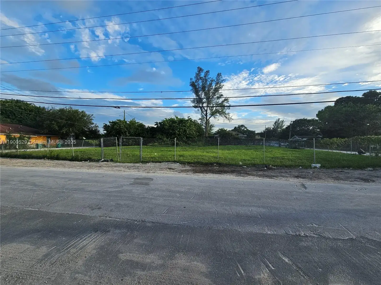 2140 NW 76th St, Miami FL 33147 photo 3