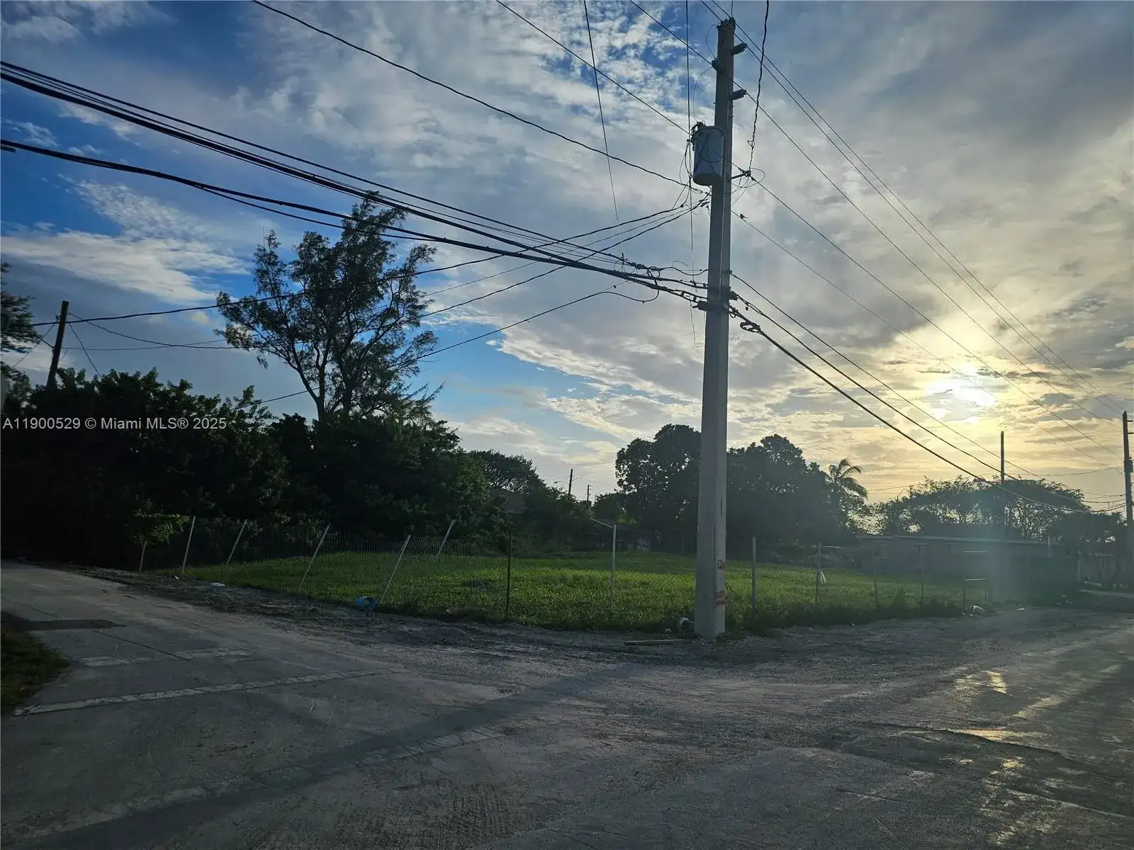 2140 NW 76th St, Miami FL 33147 photo 4