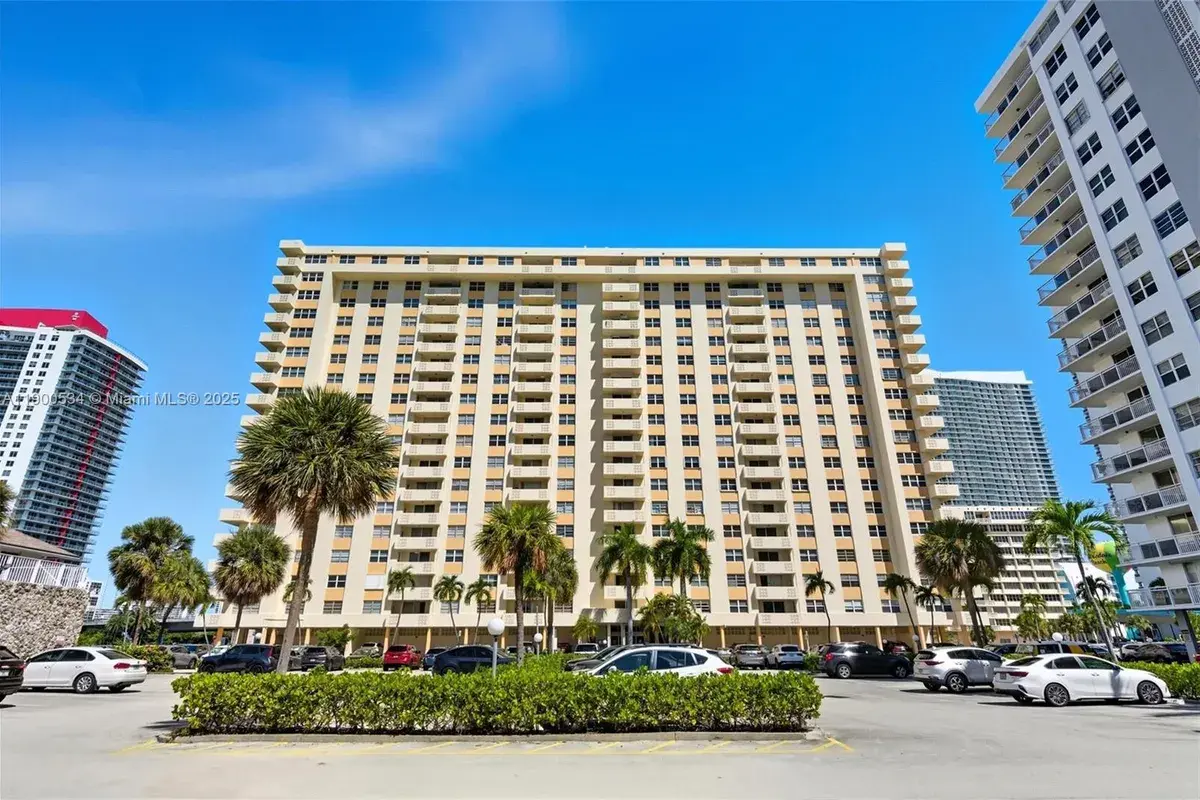 1833 S Ocean Dr # 1809, Hallandale Beach FL 33009
