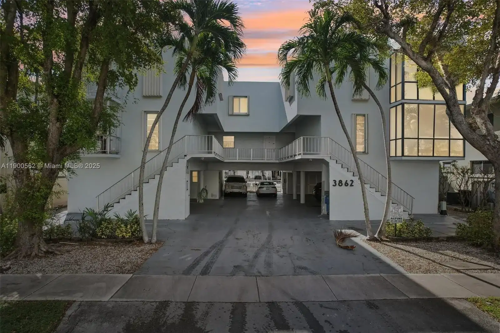 3862 NE 171st St, North Miami Beach FL 33160 photo 2
