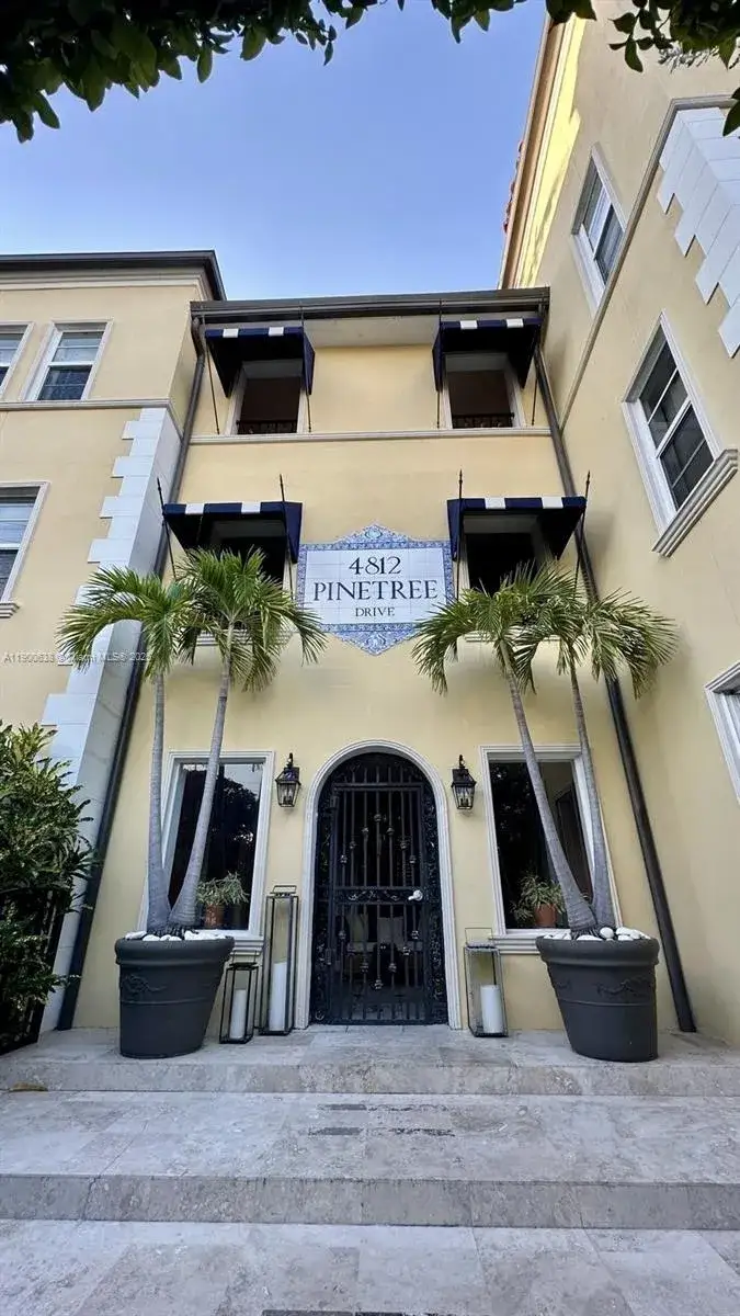 1 bedroom 1 bath Residential for sale at 4812 Pine Tree Dr # 204, Miami Beach FL 33140